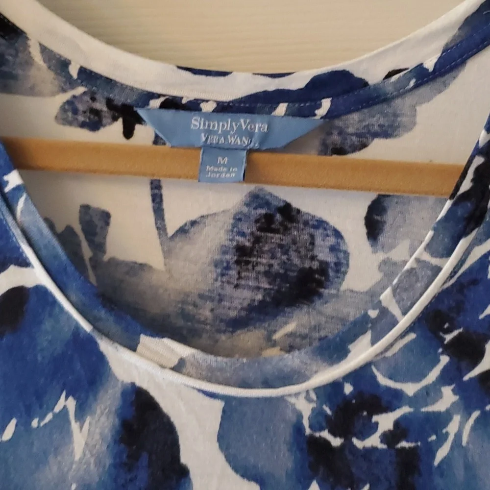 Simply Vera by Vera Wang women's tank top.  Size medium. - Picture 2 of 10